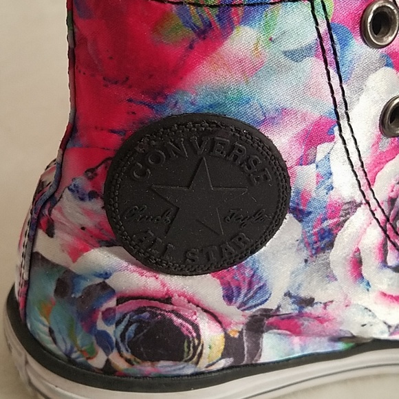 Converse - Picture 2 of 2
